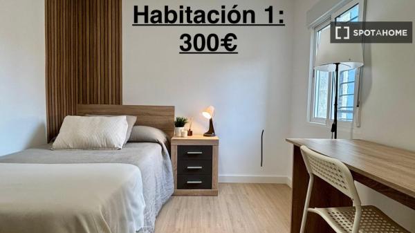 Room in shared 4-bedroom, Casería de Montijo, Granada