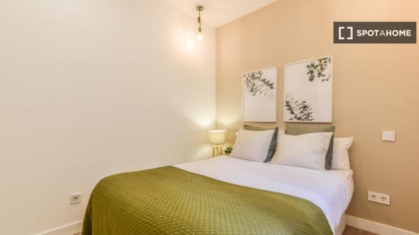 Habitación en piso compartido en alquiler en Embajadores, Madrid