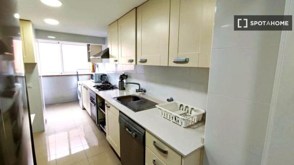 Pokój we wspólnym mieszkaniu w València