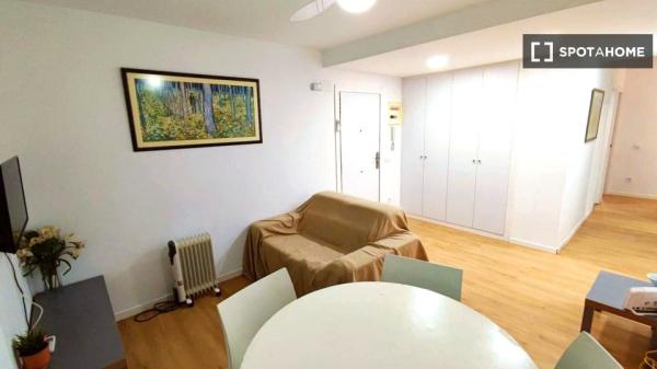 Pokój we wspólnym mieszkaniu w València