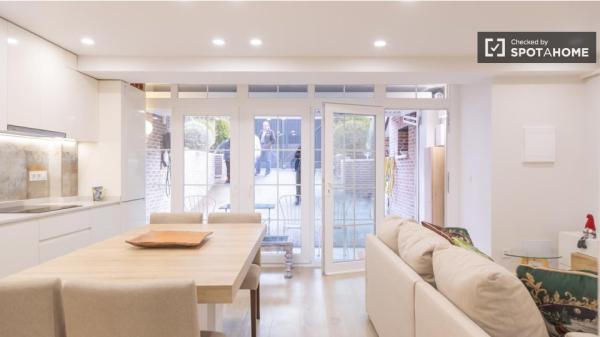 Apartamento de 1 dormitorio en alquiler en Salvador, Madrid