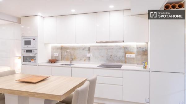 Apartamento de 1 dormitorio en alquiler en Salvador, Madrid