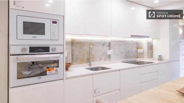 Apartamento de 1 dormitorio en alquiler en Salvador, Madrid