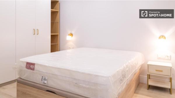 Apartamento de 1 dormitorio en alquiler en Salvador, Madrid