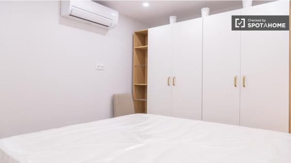 Apartamento de 1 dormitorio en alquiler en Salvador, Madrid