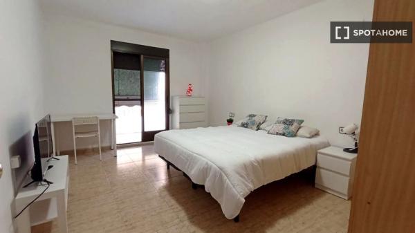 Habitación en piso compartido en Burjasot