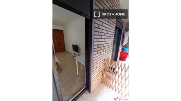 Habitación en piso compartido en Burjasot