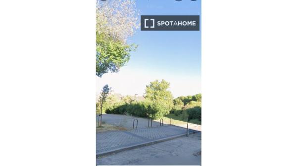 4-pokojowe mieszkanie do wynajęcia w Aravaca, Madryt