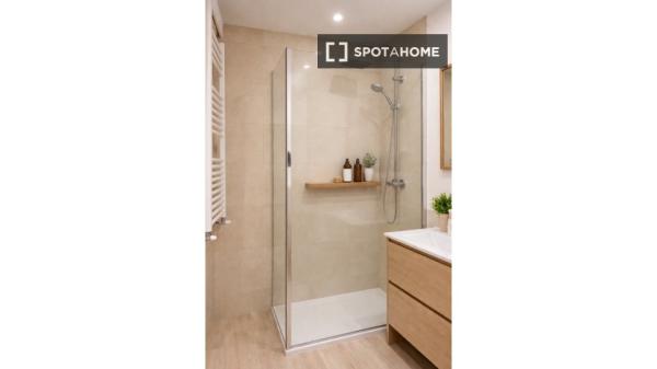 4-pokojowe mieszkanie do wynajęcia w Aravaca, Madryt