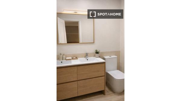 4-pokojowe mieszkanie do wynajęcia w Aravaca, Madryt