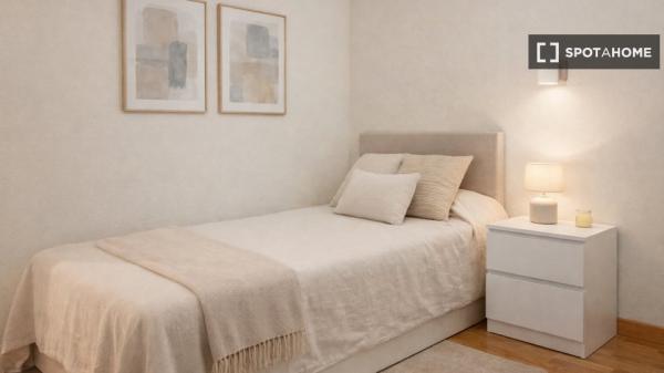 4-pokojowe mieszkanie do wynajęcia w Aravaca, Madryt