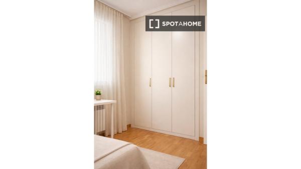 4-pokojowe mieszkanie do wynajęcia w Aravaca, Madryt