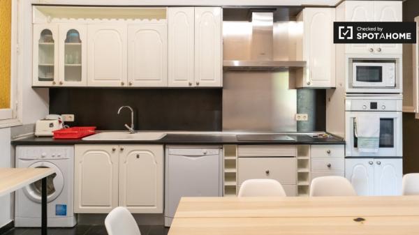 Habitación en Ríos Rosas, Madrid en alquiler