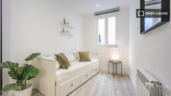 Habitación en piso compartido en madrid.