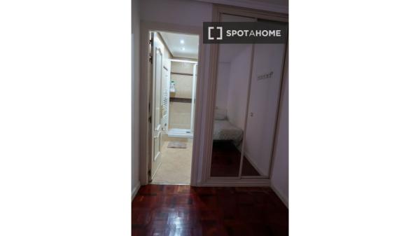 Apartamento de 1 dormitorio en alquiler en Pacífico, Madrid