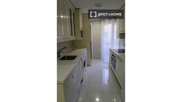 Apartamento de 1 dormitorio en alquiler en Pacífico, Madrid