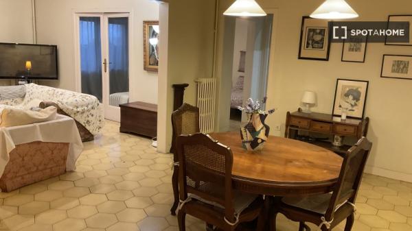 3-bedroom apartment for rent in Eixample, Barcelona