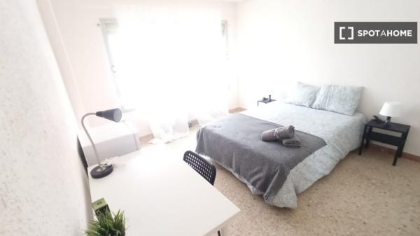 Dzielone mieszkanie w Madrycie