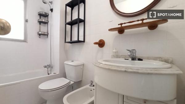 Dzielone mieszkanie w Madrycie