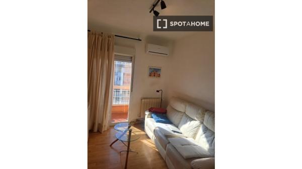 2-bedroom apartment for rent in Concepción, Madrid