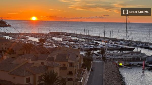Appartement de 2 chambres à louer à Altea