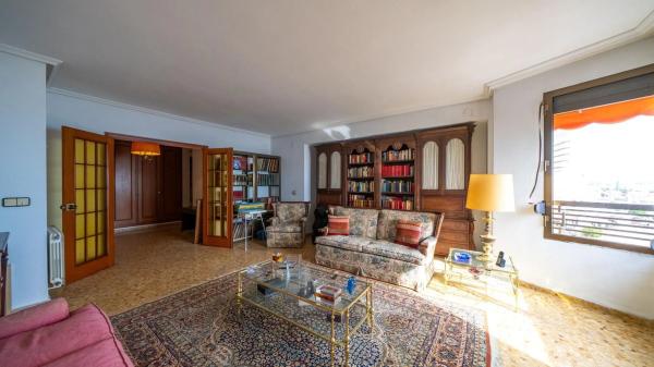 Piso en calle de la Virgen del Socorro