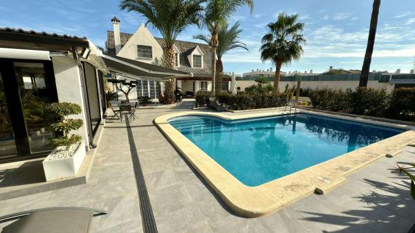 Casa independiente en calle la Gavina