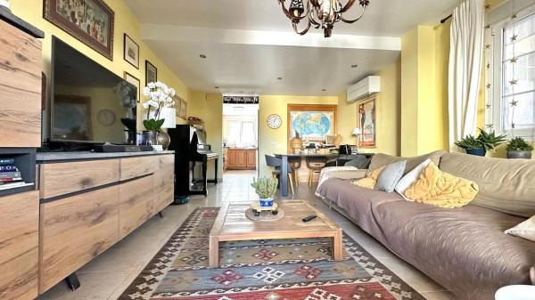 Chalet adosado en calle Cormorà