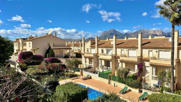 Chalet adosado en calle Cormorà