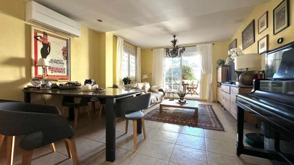 Chalet adosado en calle Cormorà