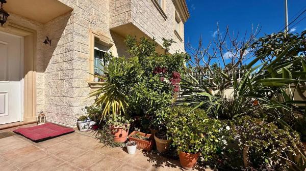 Chalet adosado en calle Cormorà