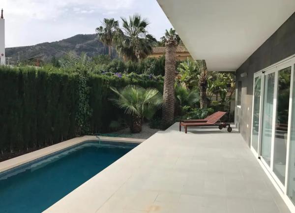 Casa independiente en calle els Arcs