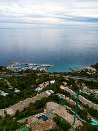 Casa independiente en avenida Europa