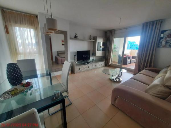 Piso en calle Presidente Adolfo Suárez, 4