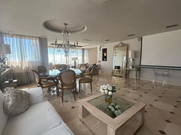 Piso en calle de Valencia, 3 -1