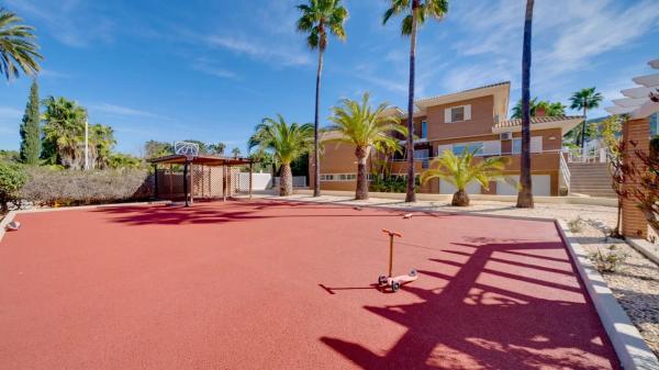 Casa independiente en calle de Nápoles