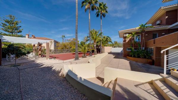 Casa independiente en calle de Nápoles