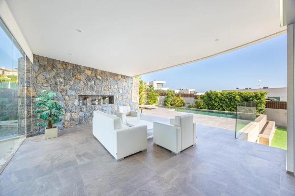 Casa independiente en calle Praga