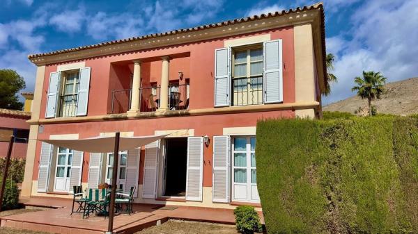 Casa independiente en calle Isla Ibiza