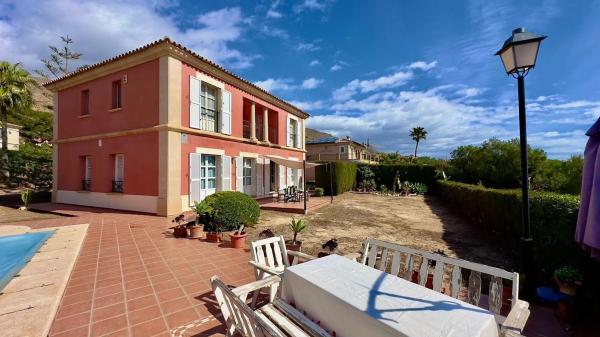 Casa independiente en calle Isla Ibiza