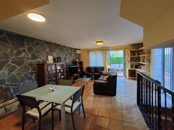 Chalet adosado en calle Isla Mallorca