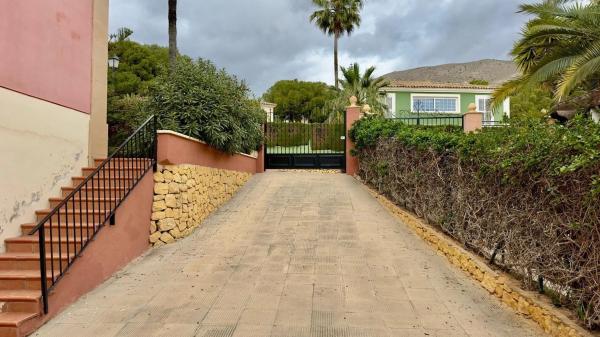 Casa independiente en calle Isla Ibiza