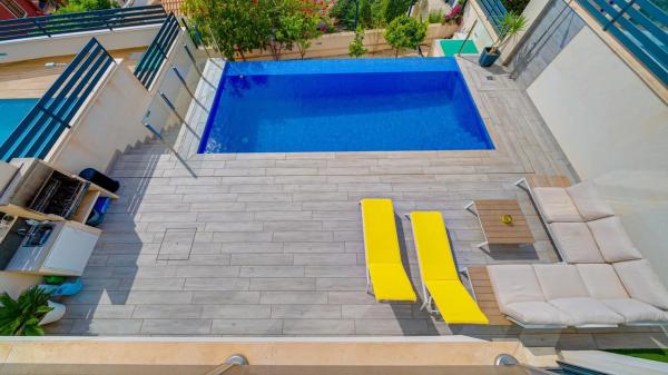 Casa independiente en avenida de Granada