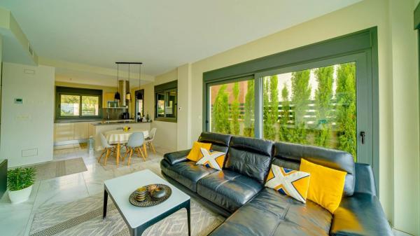 Casa independiente en avenida de Granada