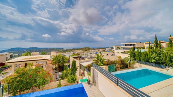 Casa independiente en avenida de Granada