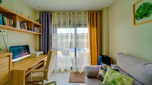 Casa independiente en avenida de Granada