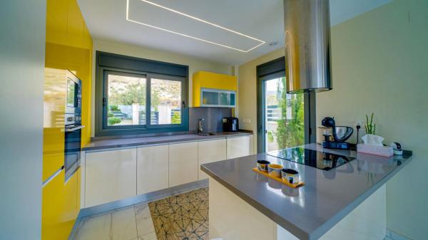 Casa independiente en avenida de Granada