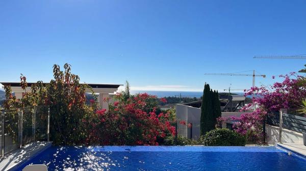 Casa independiente en avenida de Granada