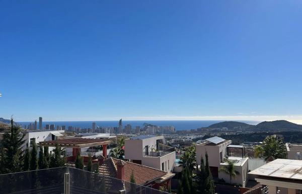 Casa independiente en avenida de Granada