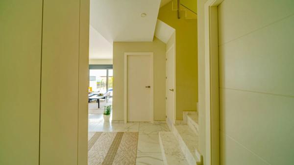 Casa independiente en avenida de Granada